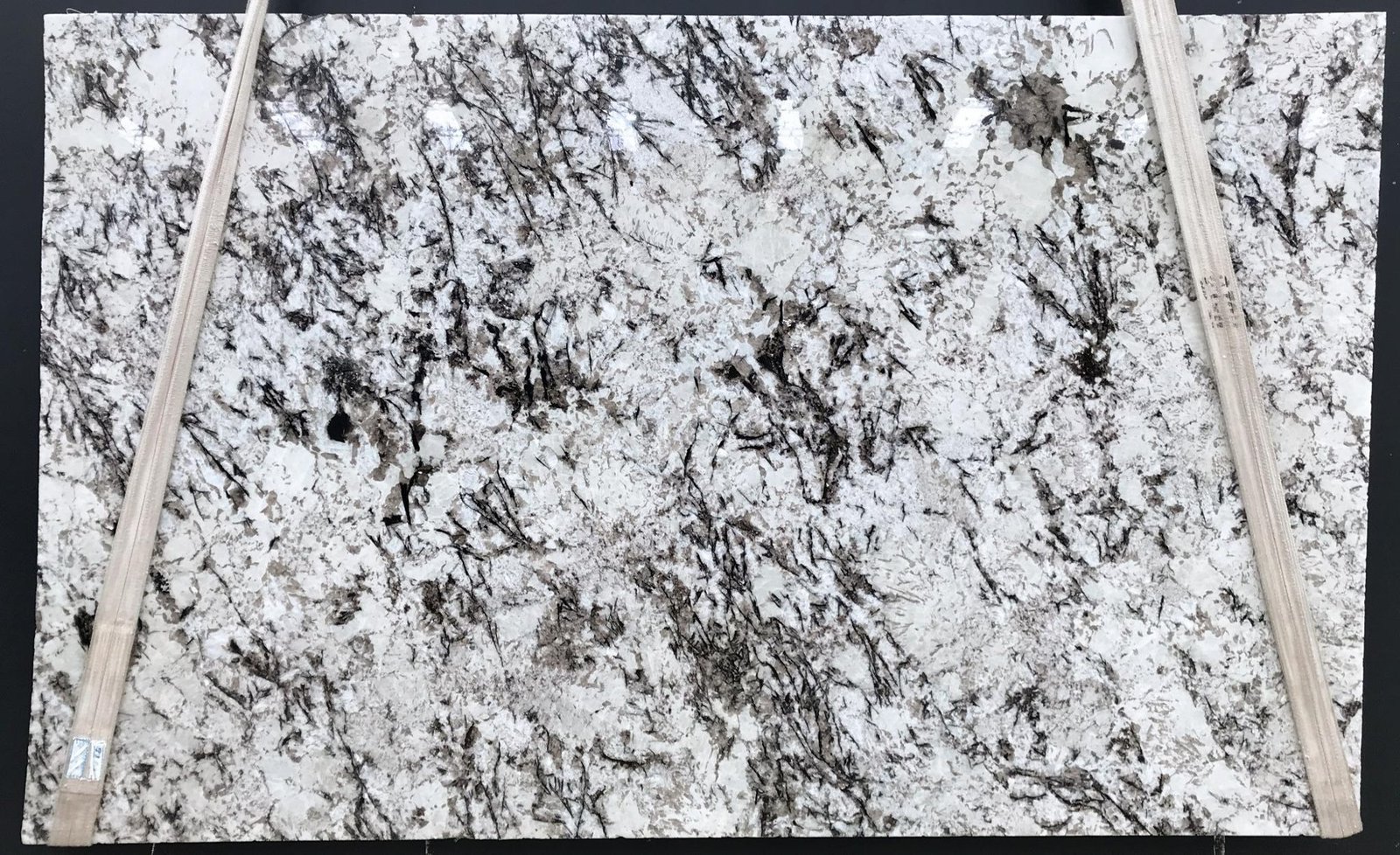 Delicatus White granite slab